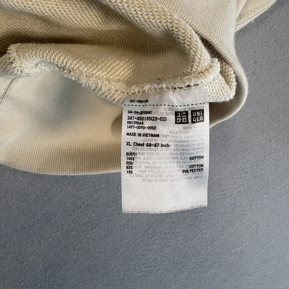 Uniqlo Sweatshirt Mens XL Cream Fleece Crewneck Pullover Solid Basic Casual